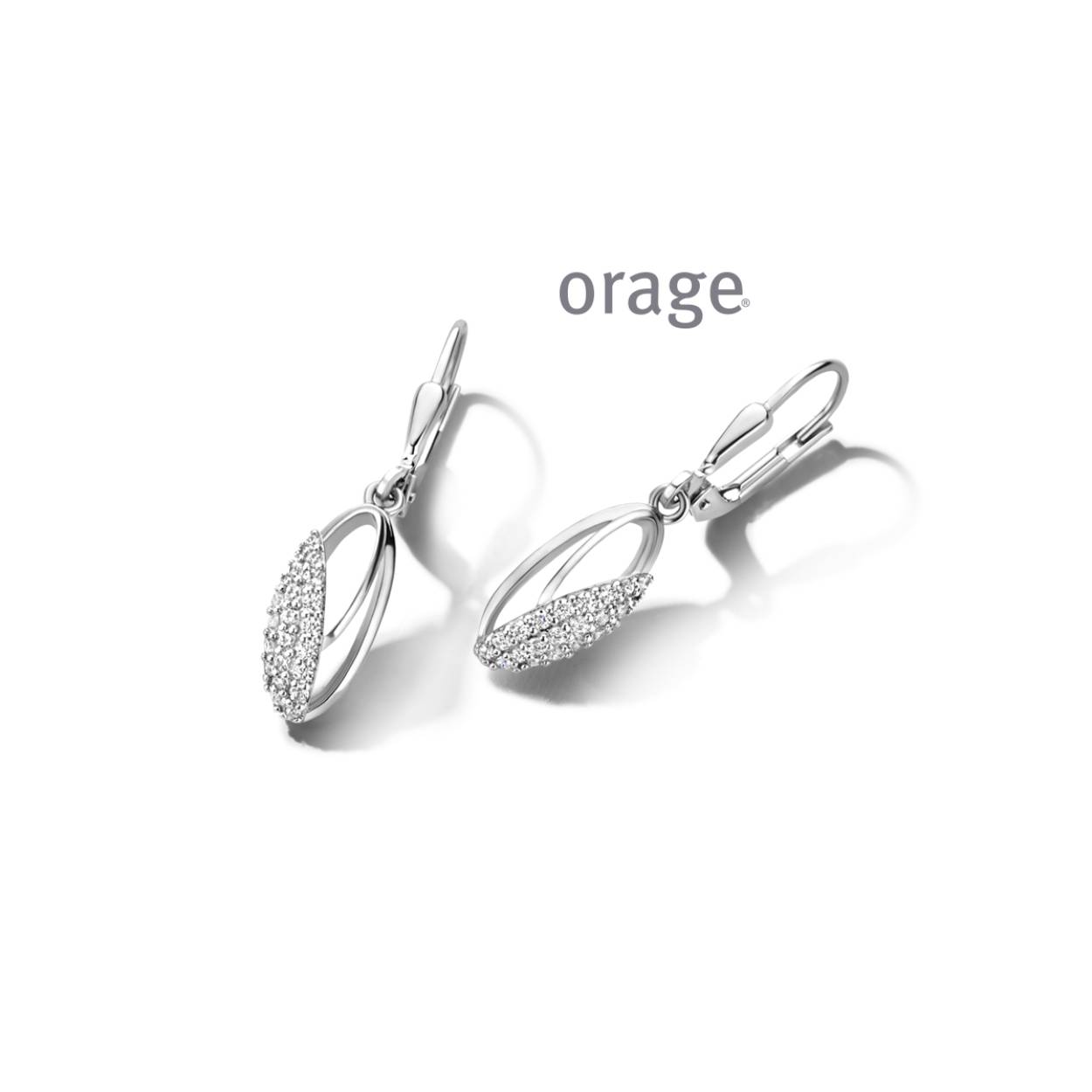Zilveren oorhangers met zirkonia's van het merk Orage
Bijhorende ketting met hanger ook verkrijgbaar