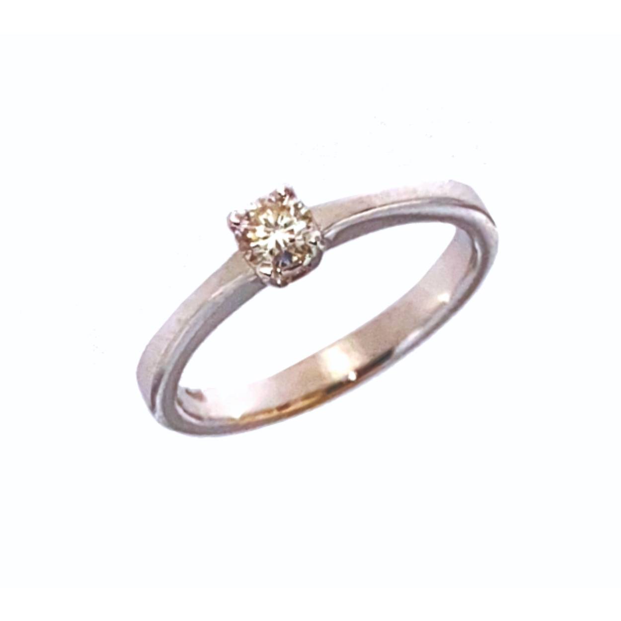18kt witgouden verlovingsring met briljant van 0.19ct