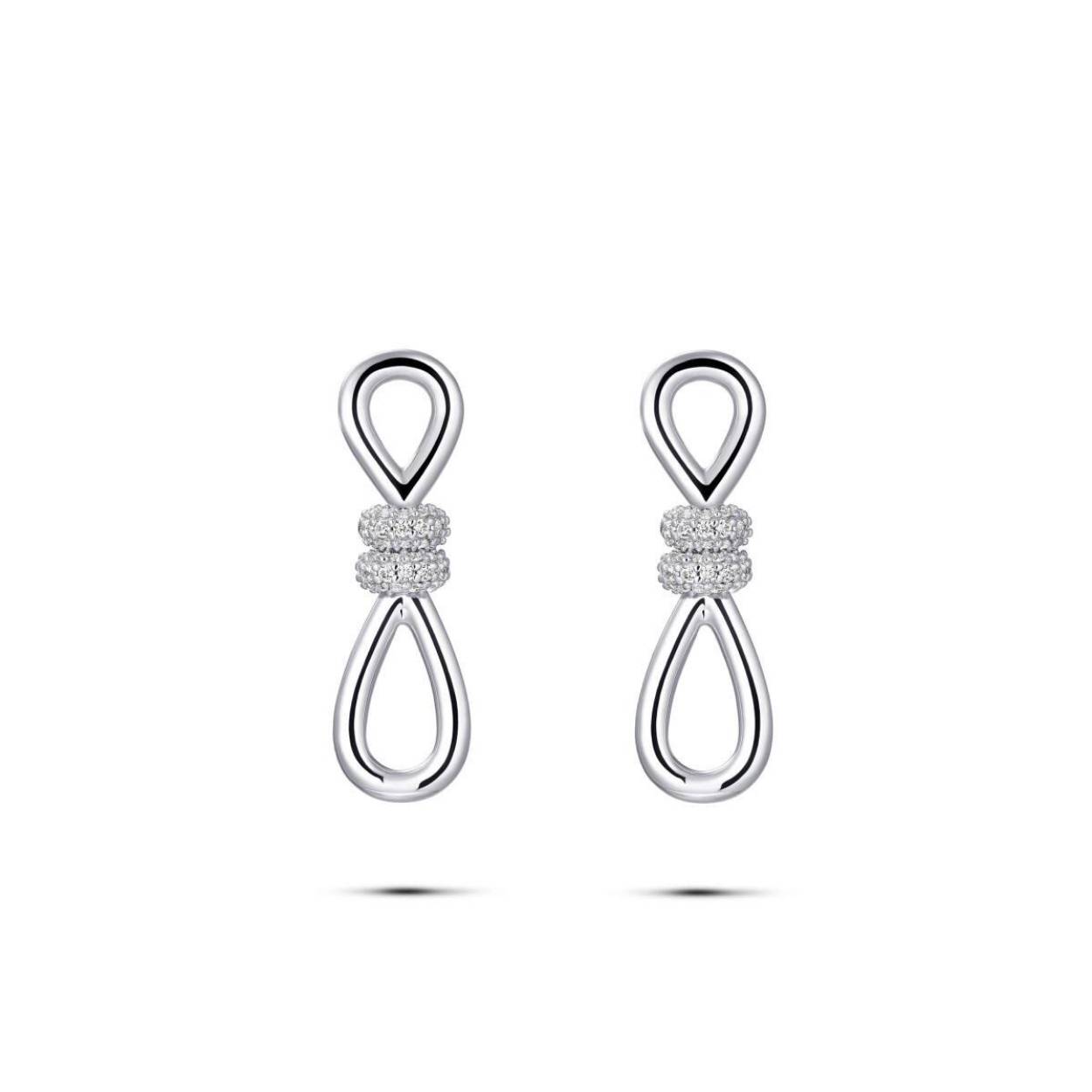 Oorbedel uit de Bold Bands collectie gemaakt van Gerhodineerd Zilver. De lengte x breedte is 26 x 8 mm.