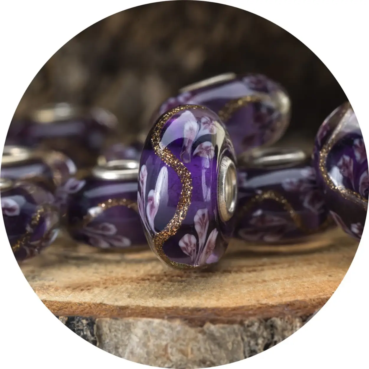 Trollbeads Club Exclusive bead , Shimmering Iris TGLBE-20401