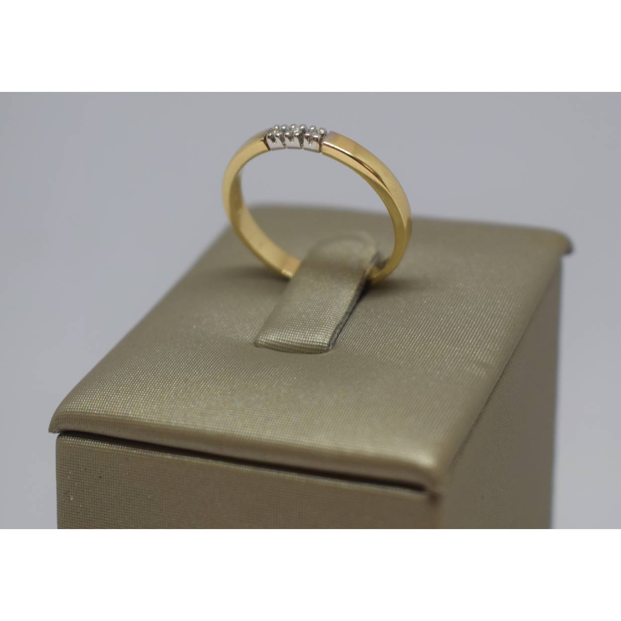 R & C RING GEEL/WIT GOUD CAROLE 1701-3 MAAT 55