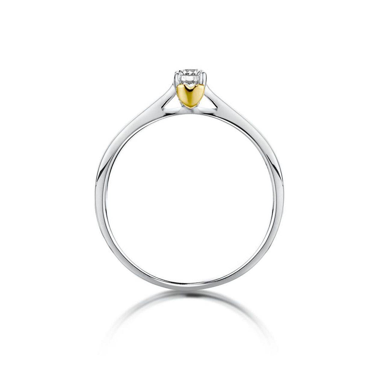 Witgouden ring in 18kt met geelgouden hartje en briljant van 0.08ct
. Deze ring kan op maat gemaakt worden voor u.