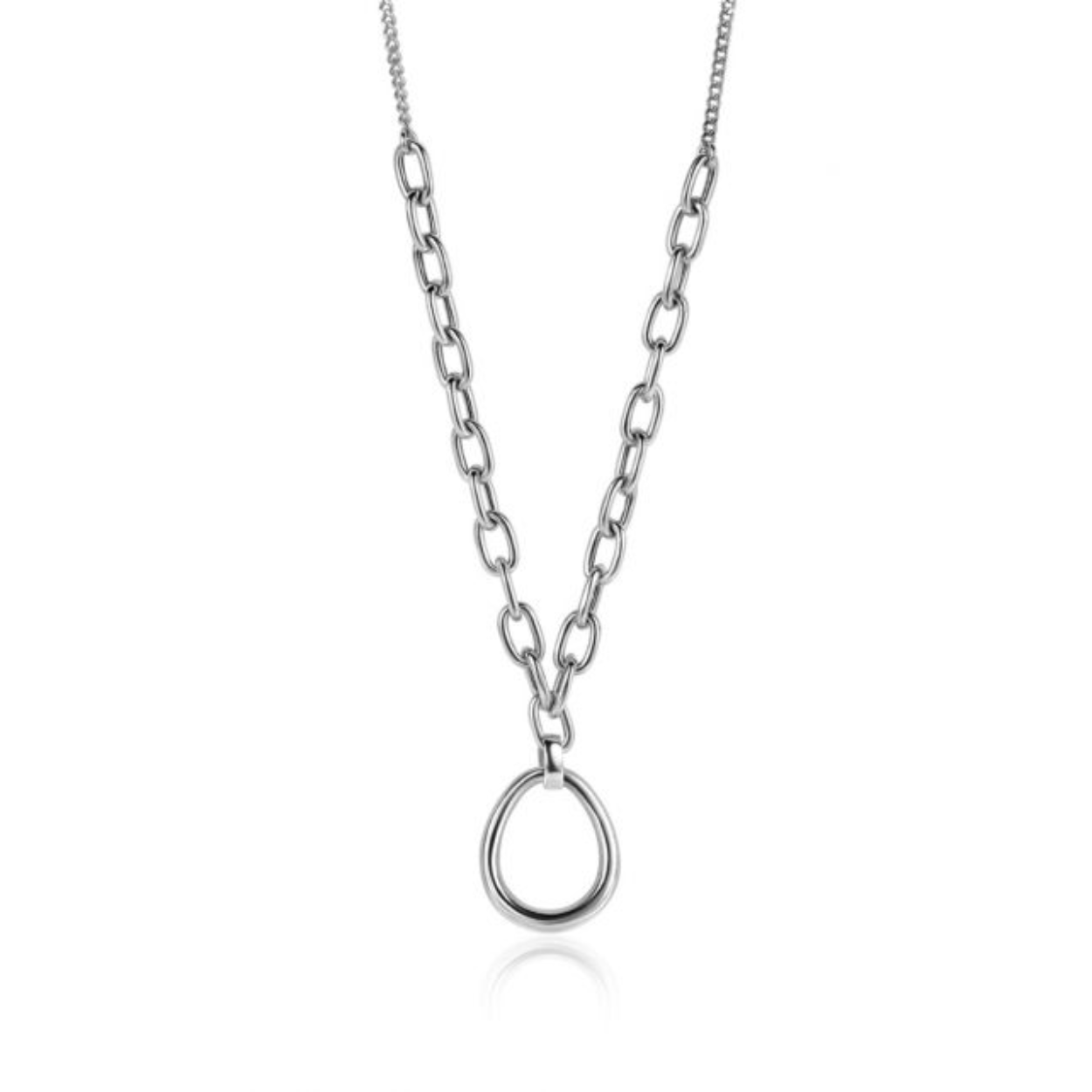 ZINZI zilveren gourmet collier met een tussenstuk van 25 grotere ovale schakels van 4,7mm breed. Met in het midden een mooie ovale hanger van 19mm. De lengte van dit collier is te variëren tussen 40 en 45 cm.Bij sluiting herkenbaar ZINZI, door het zilveren Zinzi hartje. Vervaardigd van eerste gehalte zilver (925).