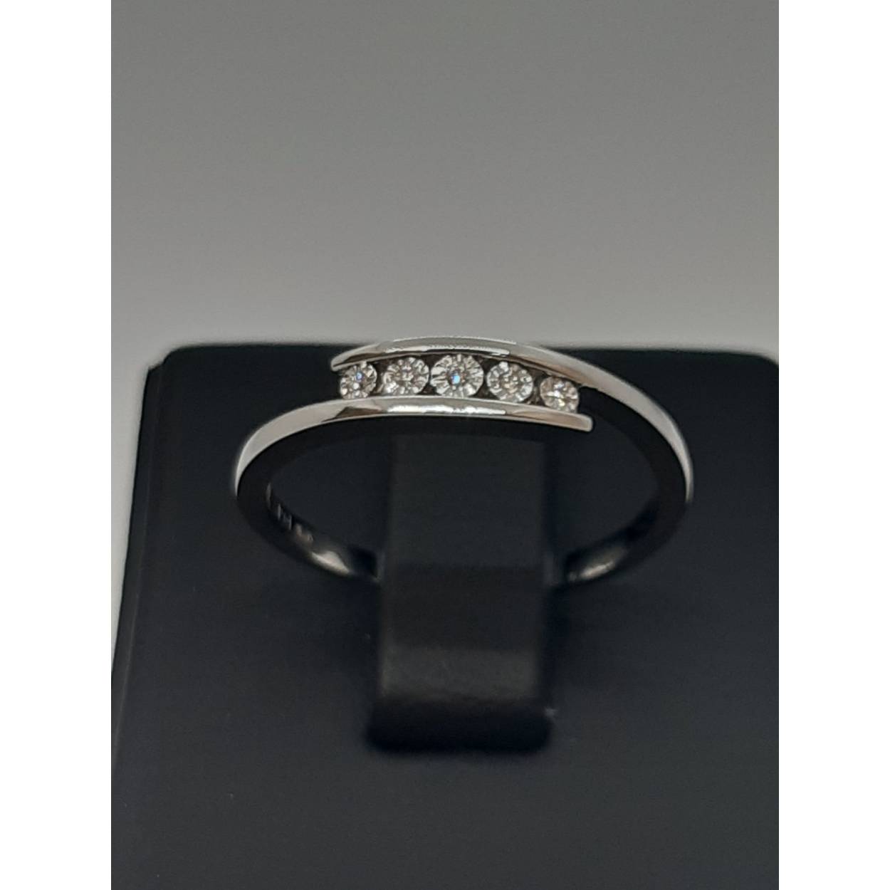 witgoud ring mei diamant 