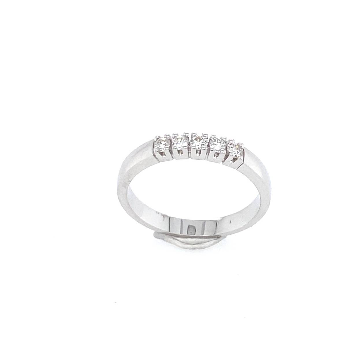 een witgouden R&C carole ring met 5 x 0.02 crt briljant geslepen diamant