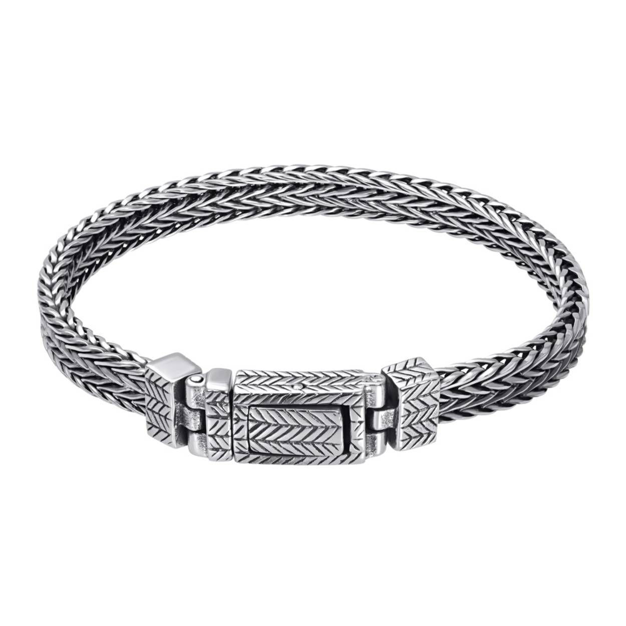 De iXXXi Men armband Brasilia is gemaakt van stainless steel in de kleur antiek zilver. De bracelet bestaat uit fijne schakels die door middel van een gevlochten design met elkaar verweven zijn.
