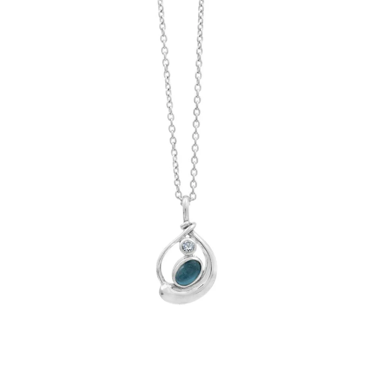 Zilveren Rabinovich collier. Deze sterling zilveren ketting kan op 42 en 45 cm gedragen worden. De hanger bevat een prachtige London blue topaas van 6 x 4 mm en een 2,5 mm ronde sky blue topaas.
