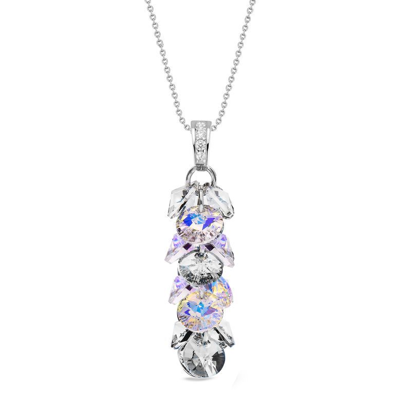 Deze Frou Frou ketting bestaat uit een slanke schakelketting met een mooie hanger. De schakelketting bestaat uit meerdere slanke schakels die allemaal zijn gemaakt van 925 sterling zilver, de allerbeste kwaliteit zilver, met een fijntjes gepolijst oppervlak. De hanger bestaat uit een zilveren oogje dat aan de voorkant is voorzien van meerdere kleurloze kristallen, met daaronder meerdere ronde kleurloze Swarovski kristallen die mooi glinsteren. Deze kristallen vormen een langwerpige hanger en geven de gehele ketting een zeer speels ontwerp dat niet snel zal gaan vervelen. Deze Frou Frou ketting heeft een lengte van 42cm met een verlengstuk van 5cm, waardoor u deze ketting gemakkelijk in lengte versteld. De hanger heeft een lengte van 4,5cm. Spark Jewelry staat garant voor de mooiste sieraden die gebruik maken van de schitterende Swarovski kristallen.