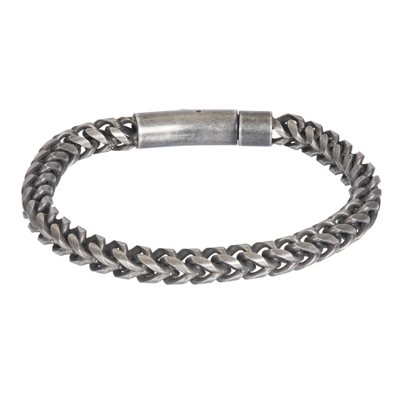 De iXXXi Men armband Morris is gemaakt van stainless steel in de kleur antiek zilver. Deze bracelet is voorzien van een rond design gemaakt van een fijne, stalen schakel. Bracelet Morris heeft een langwerpig en ronde sluiting in dezelfde kleur als de armband, namelijk antiek zilver. De iXXXi heren armband Morris is verkrijgbaar in de maten 20 en 21. Mix en match met verschillende armbanden uit de iXXXi Men collectie en maak zo jouw look compleet!