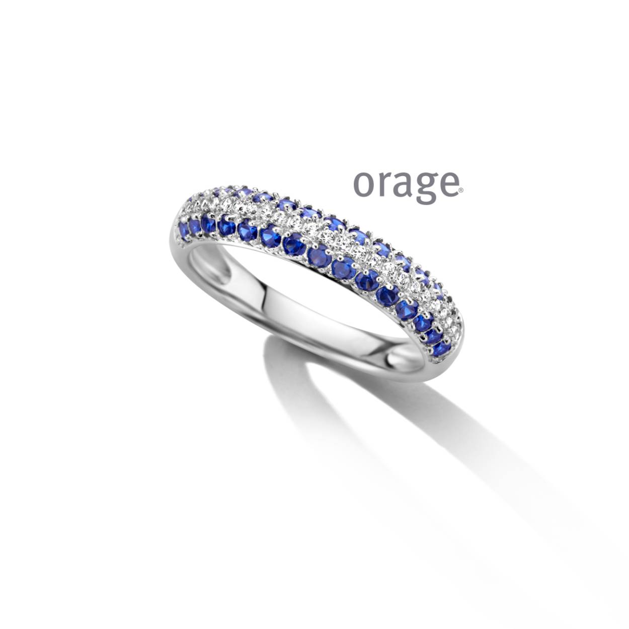 Zilveren ring met blauwe en witte zirkonia's van het merk Orage
Maat: 54 (ook verkrijgbaar in andere maten)
Bijhorende oorringen en ketting met hanger ook verkrijgbaar