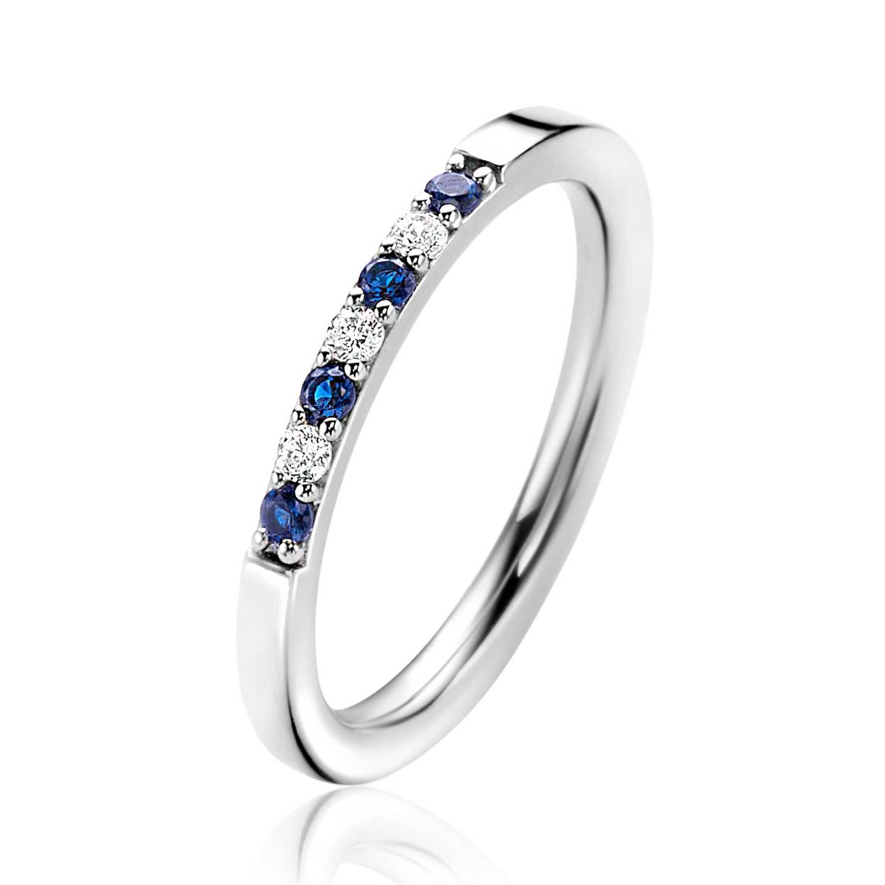 ZINZI zilveren aanschuifring met donkerblauwe kleurstenen en witte zirconia's, sierlijk gezet in een chaton zetting. Deze ring is 2mm breed. Dit tijdloze model is verkrijgbaar in verschillende kleuren. Ideaal om af te wisselen of mee te combineren met je andere Zinzi aanschuifringen. Mix & match. Vervaardigd van eerste gehalte zilver (925) en extra gerodineerd.