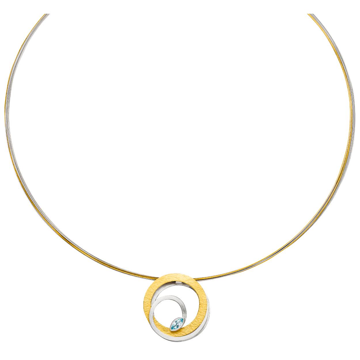 De handgemaakte design sieraden van MANU zijn stuk voor stuk iconen waarmee de drager zijn persoon onderstreept. Een bijzondere edelmetalen en contrastrijke combinaties kenmerken MANU.