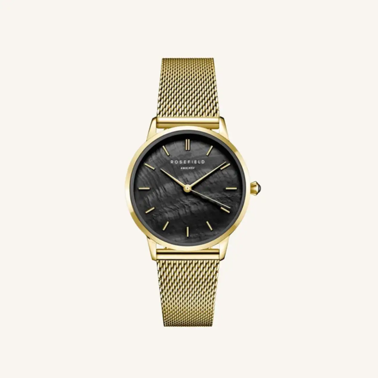 Rosefield lanceert The Pearl Edit — een klassiek horloge met een minimalistische look en een glamoureuze twist. De wijzerplaat is gemaakt van glanzend parelmoer en op de kroon vindt je een pareltje! The Pearl Edit is een slagje groter met een 36mm horlogekast.