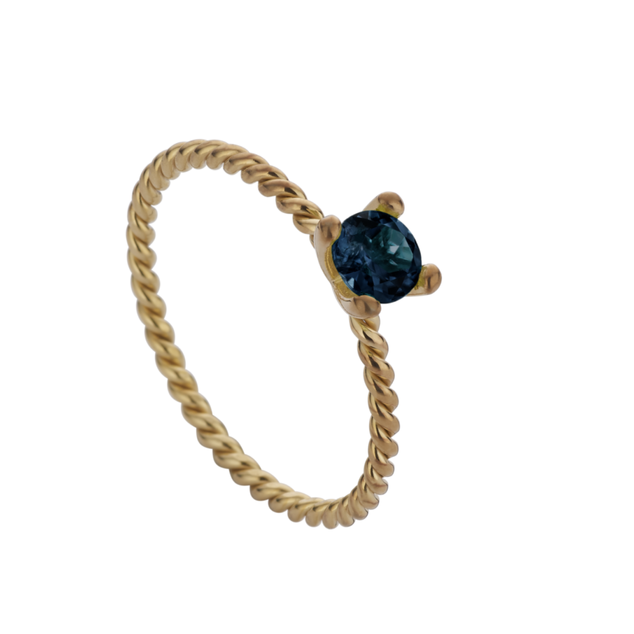 Geel gouden gestorste ring (14 karaat) met 'blauwe saffier' edelsteen (ook verkrijgbaar met andere edelstenen en in andere maten)
Saffier is de geboortesteen van september en is de geluksbrenger van wijsheid en authenticiteit. De energie van deze steen helpt je om je leven schoon en puur te leven terwijl je oprechte mensen aantrekt.
