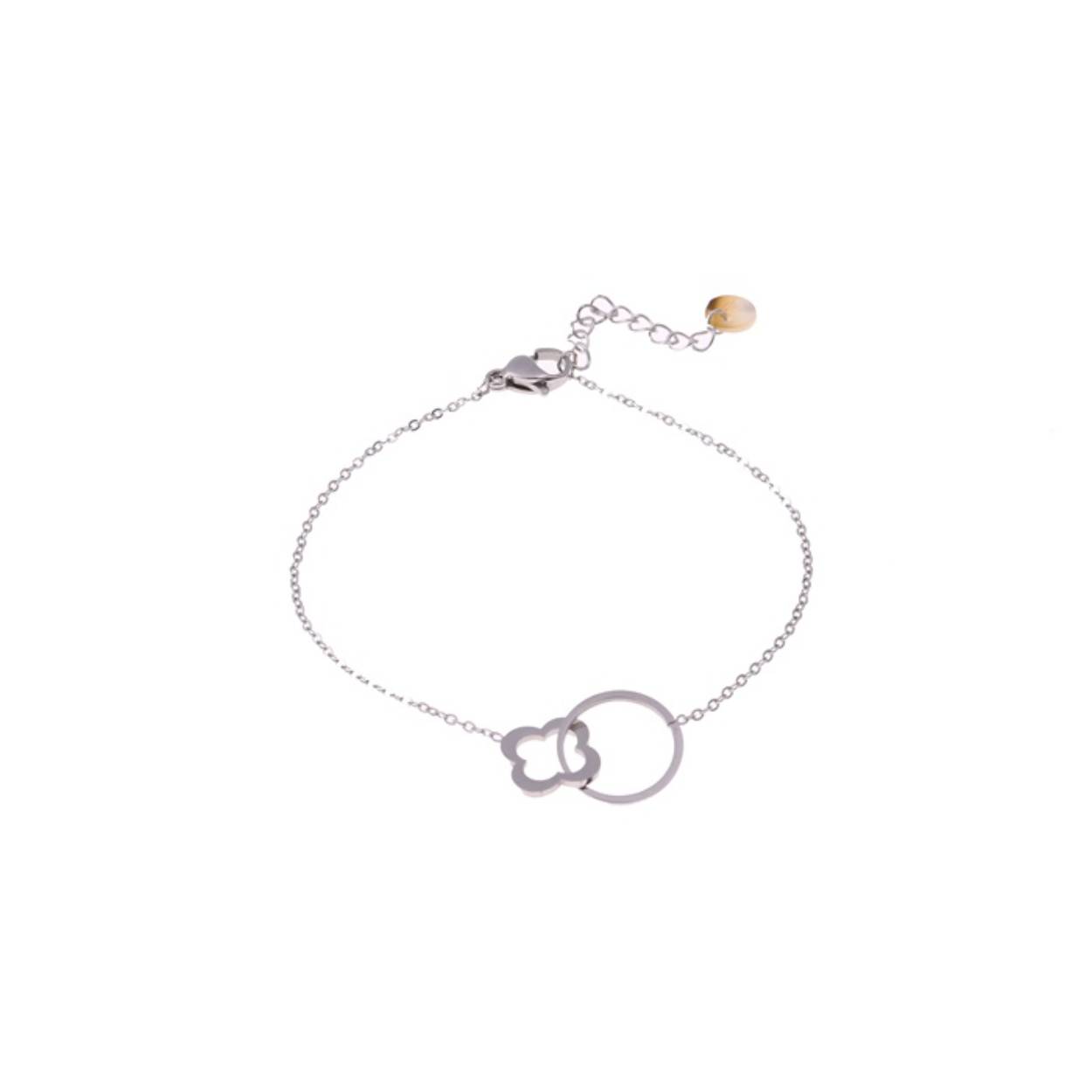  Van simpele subtiele kralenbandjes tot bredere statement stukken, we ontdekken steeds weer de nieuwste trends en passen deze toe in al onze designs.

De vele ontwerpen armbanden in onze collectie zijn goed met elkaar te combineren om een leuke armparty te creëren, maar ook met 1 armband maak je je outfit al compleet.

Waar onze bijoux armbanden vaak net wat stoerder zijn, vind je in onze stainless steel collectie (te herkennen aan de kraftbruine kaartjes) dunnere en fijnere armbandjes.