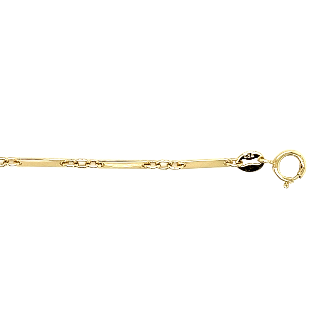 Deze 14-karaats geel gouden armband is erg elegant. Platte plaatjes worden met elkaar verbonden door steeds 3 losse schakels. Armband GAS167 is een setje met collier GCS167