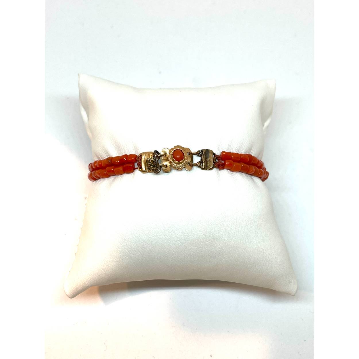 bloedkoraal armband 2 rij bloem klein 14k goud slot