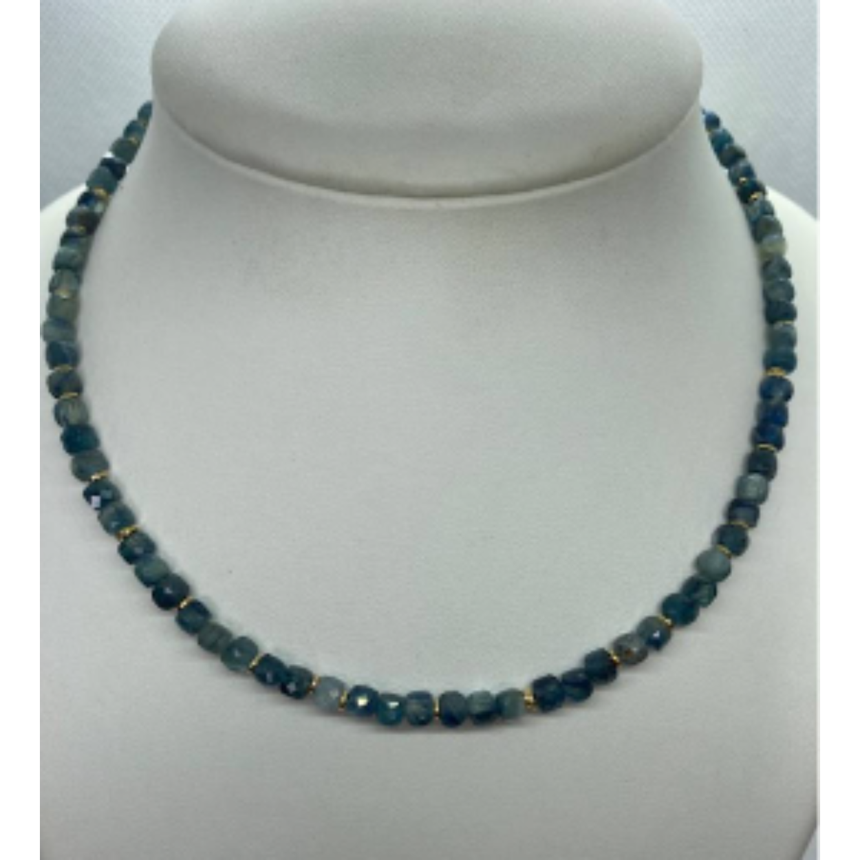 collier go, kyaniet blokjes groentint