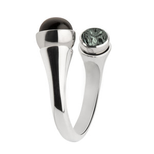 OP=OP!! Outlet actie laatste op voorraad in maat 64. De Melano Twisted ring en is voorzien van een verwisselbaar concept. Alle steentjes van de Twisted collectie passen op deze ring.

Let op! Steentje(s) zijn niet inbegrepen.