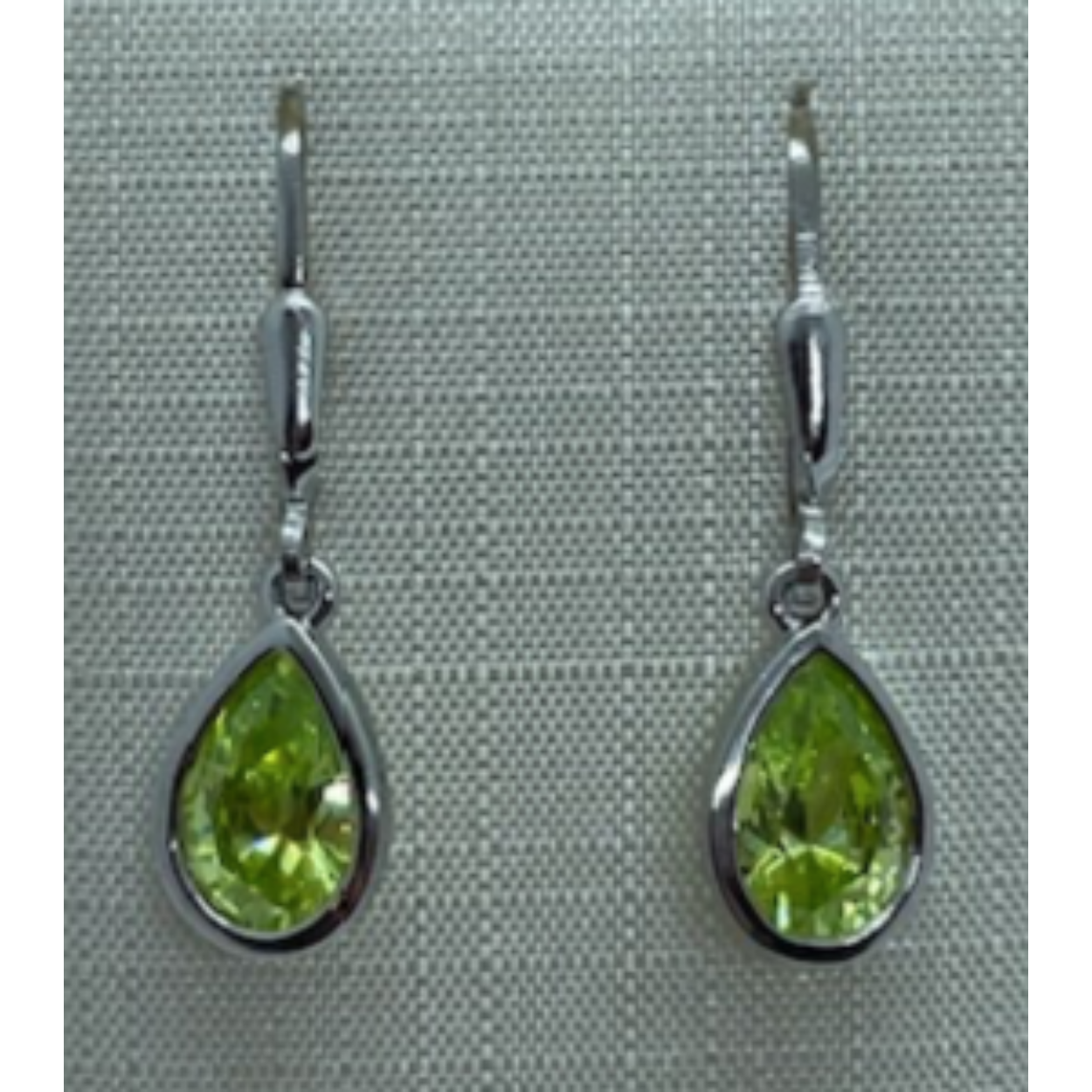 Zilveren oorhangers met limezirkonia