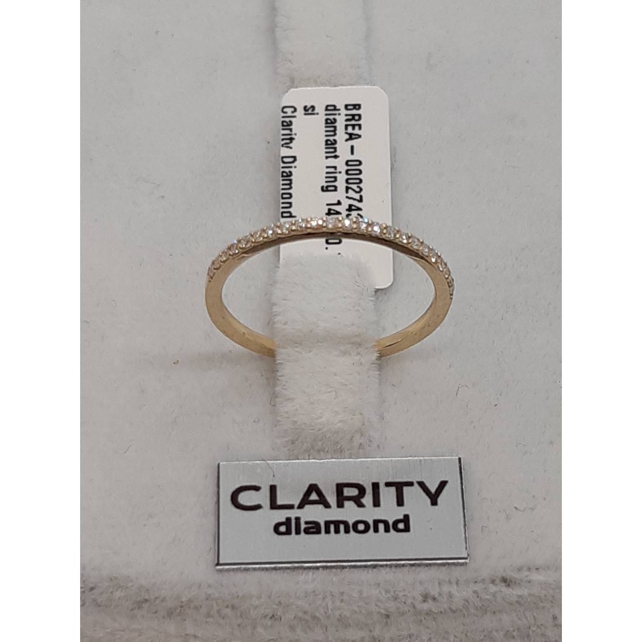 De diamant ring BREA-0002743 is gemaakt van 14-karaats goud en bevat een 0.15 karaat F-kleur ronde diamant met SI1 helderheid. Deze schitterende ring met hoogglans afwerking is perfect voor zowel dagelijks gebruik als speciale gelegenheden. Draag hem alleen voor een verfijnde look of combineer met andere sieraden voor een stijlvolle uitstraling. Geschikt voor maat 54.