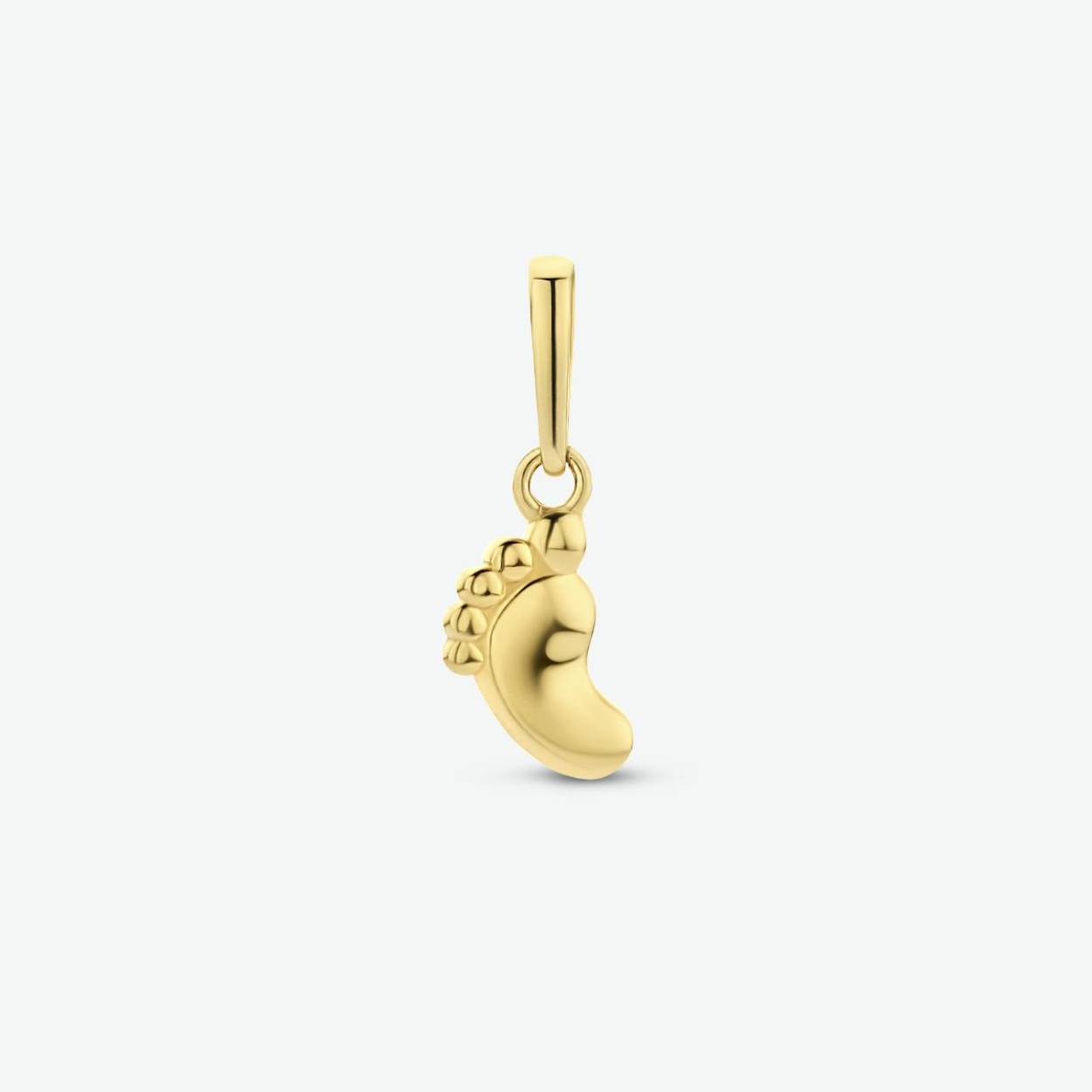 14k Geelgouden hanger in de vorm van een voetje. De hanger heeft een totaal hoogte van13 mm.