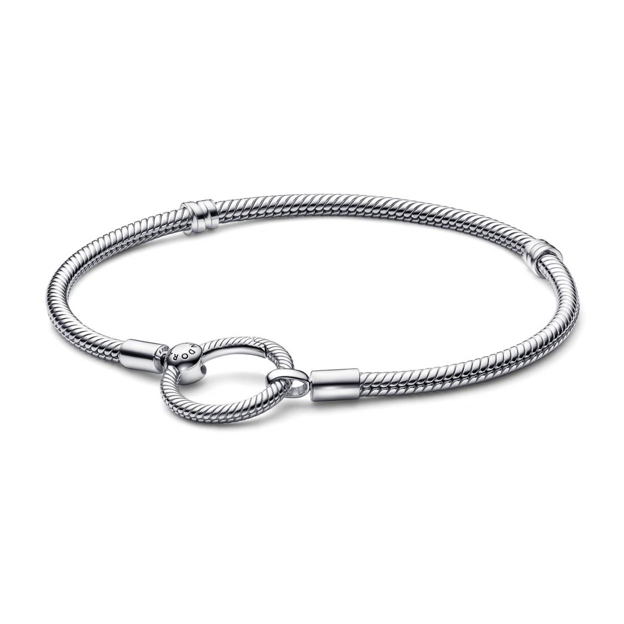 Leuke armband van Pandora om al uw bedels aan te hangen! De maat van de armband is 19cm. 
