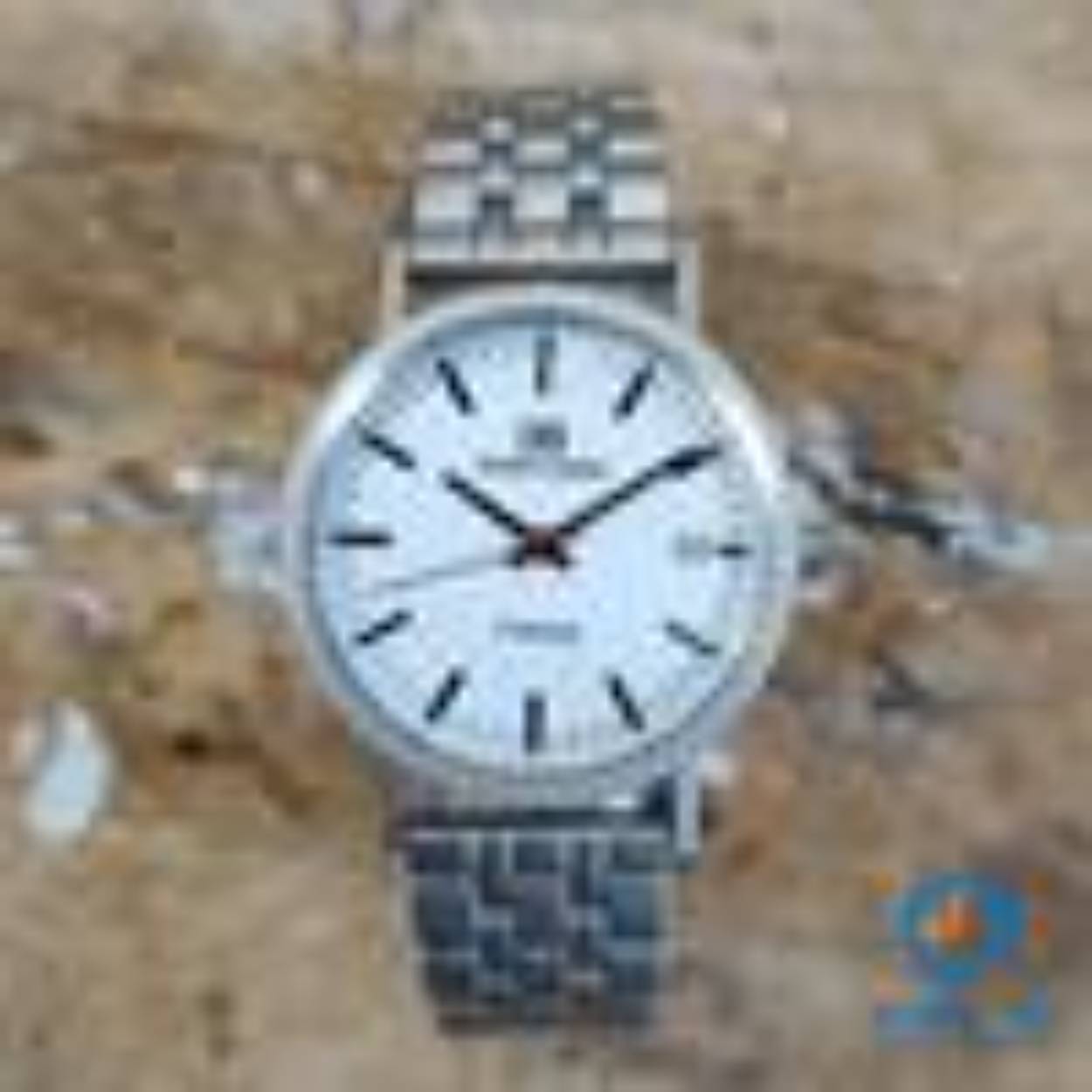 Dit herenhorloge is van het merk Danish Design. Het is een analoog horloge met een band gemaakt van titanium.De diameter van de kast is35 mm.
De verdere specificaties van het horloge zijn als volgt:
Glassoort: mineraal
Bandbreedte (mm): 18
Kastmateriaal: titanium
Waterdichtheid: 3 ATM
Techniek: quartz
Kastkleur: zilver
Kastvorm: rond
Wijzerplaatkleur: wit
Index: streepjes
Bandkleur: zilver
Sluiting: vouwsluiting