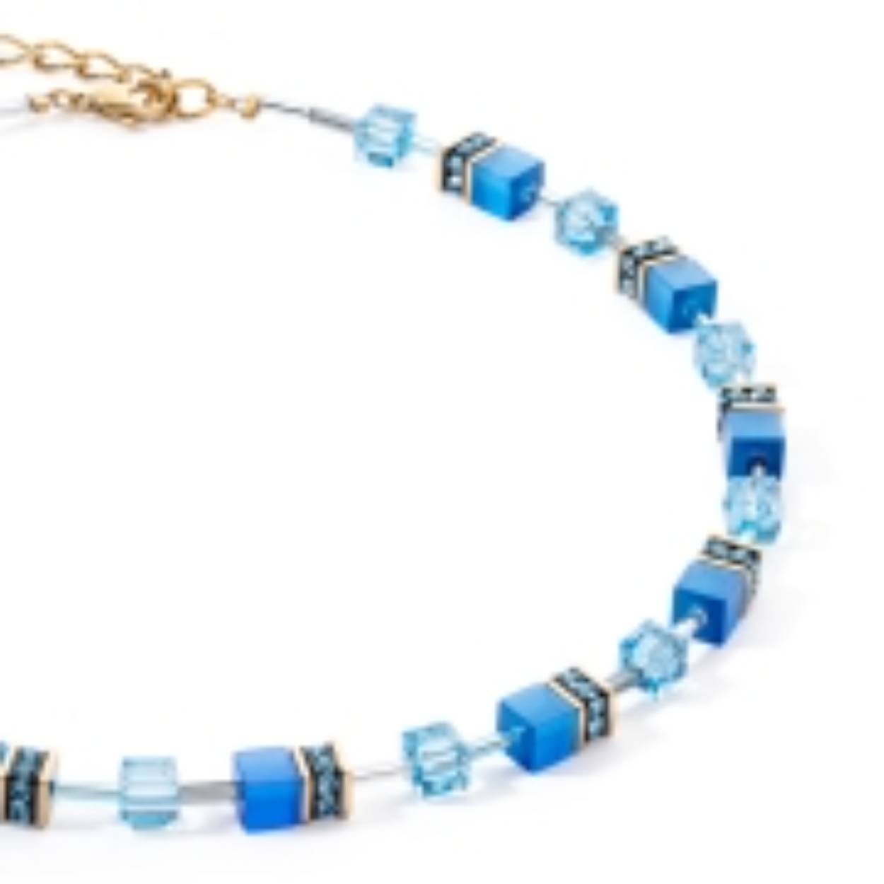 Coeur de Lion is een Duits merk, en heeft mooie handgemaakte sieraden die u onderling goed kunt combineren.