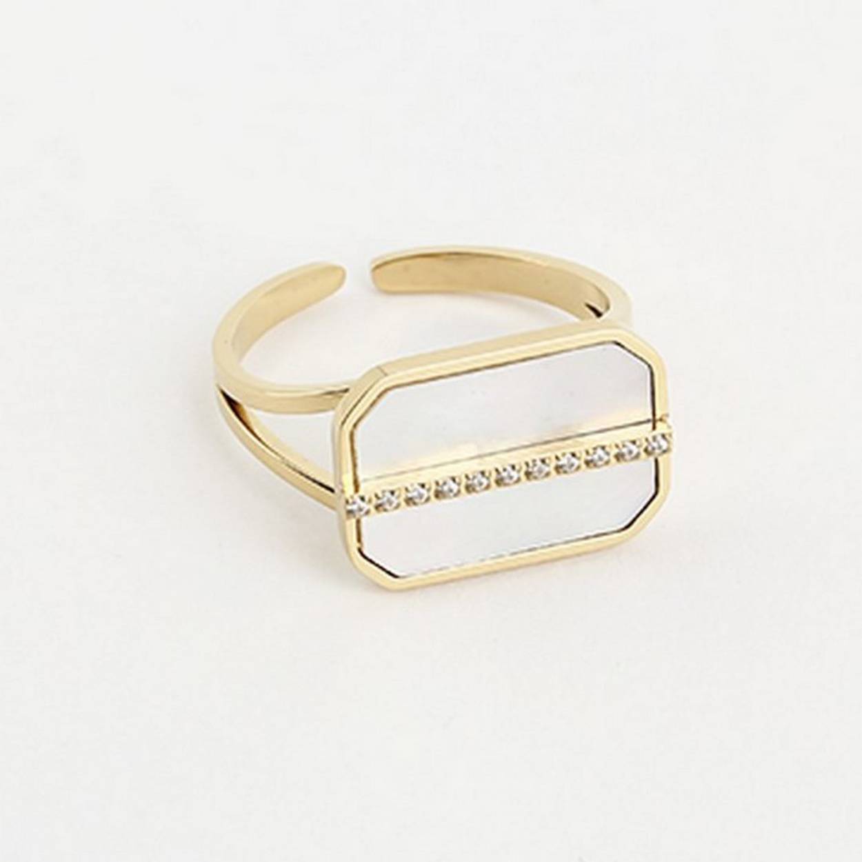 De Platings van ZAG Bijoux zijn van de allerbeste kwaliteit. De ringen van ZAG zijn echte eyecatchers en passen altijd omdat ze om je vinger klemmen. De Maat is van 16.5 tot 19 instelbaar