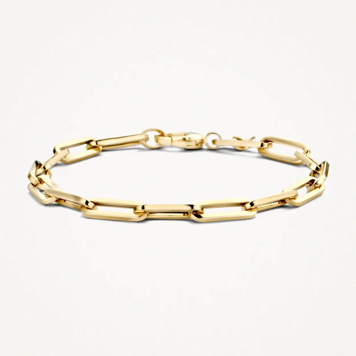 Deze stijlvolle armband van 14k roségoud heeft elegante, ovale schakels en een karabijnsluiting. Hij heeft een lengte van 19 cm en een doorsnede van 4,7 mm. Mooi te combineren met ander roségouden sieraden uit onze collectie. 