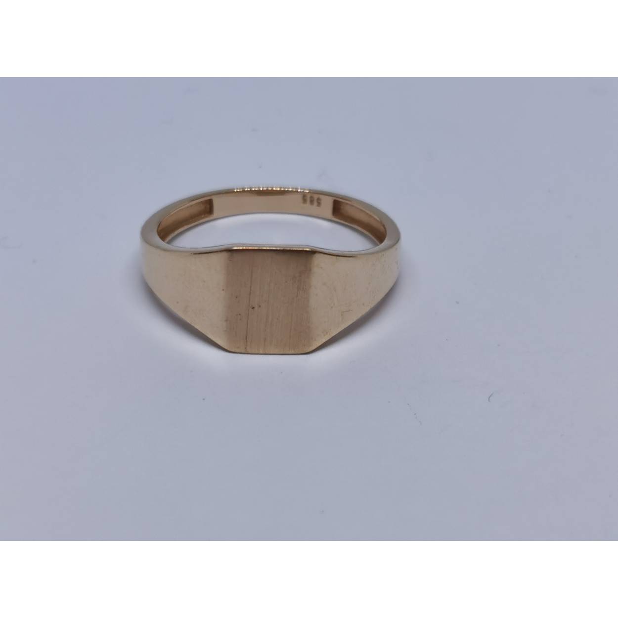 14 Karaat geel gouden zegel ring. Bij Pinar Gold kunt u ook al uw sieraden graveren. 