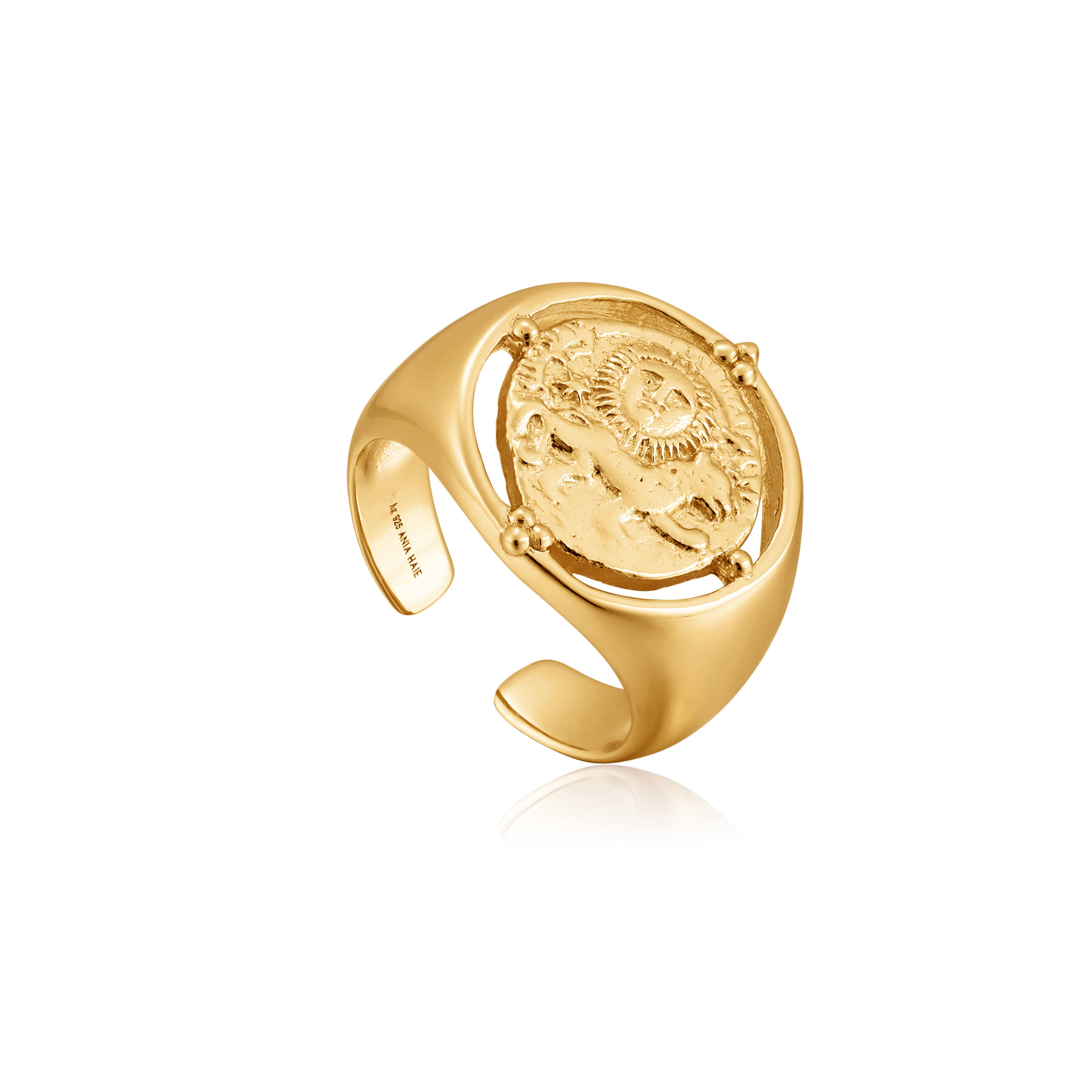Deze Ania Haie ‘Seljuks Signet Adjustable Ring’ uit de Gold Digger collectie is van 925 zilver met goldplating. Met het prachtige leeuw en zon design is deze verstelbare zegelring het ultieme statement piece voor jouw collectie. De Gold Digger collectie van Ania Haie bestaat uit verschillende items met muntjes. Perfect om te combineren met andere Ania Haie ringen of om als statement piece op zichzelf te dragen!