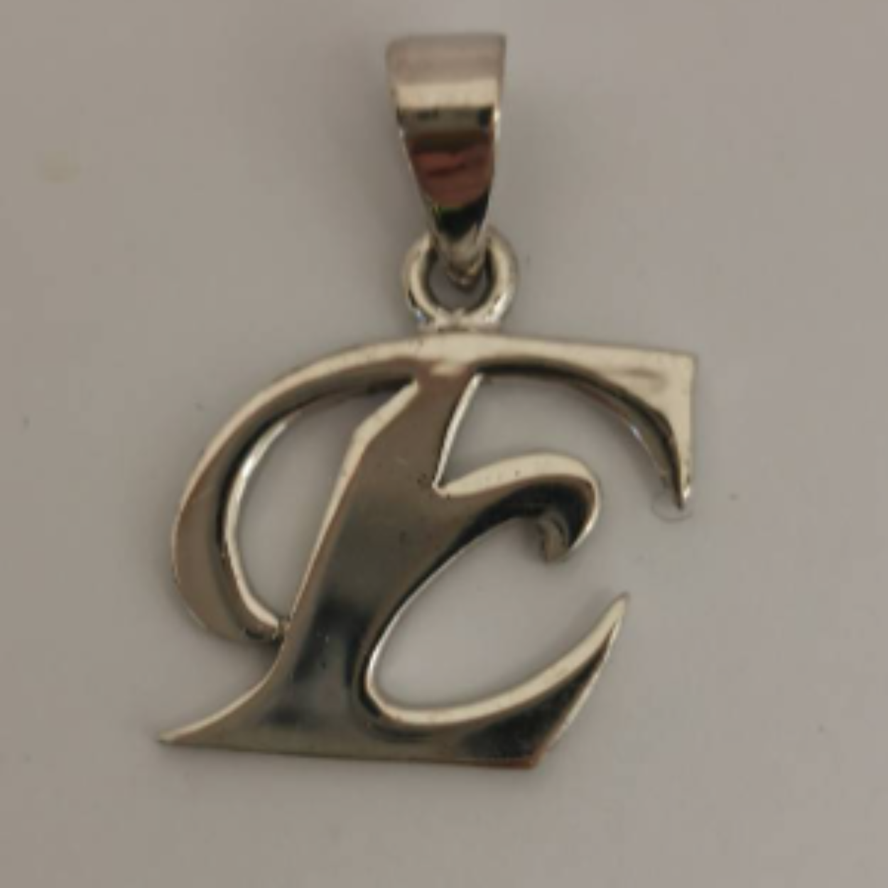 Zilveren hanger letter E 