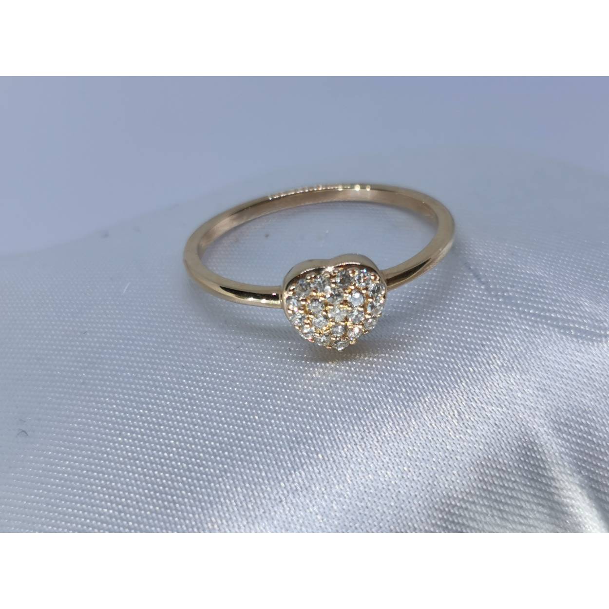 .Soort: Diamant
Slijpvorm: briljant
Karaat totaal: 0.10
Helderheid: SI1
Kleur: H
Aantal: 20