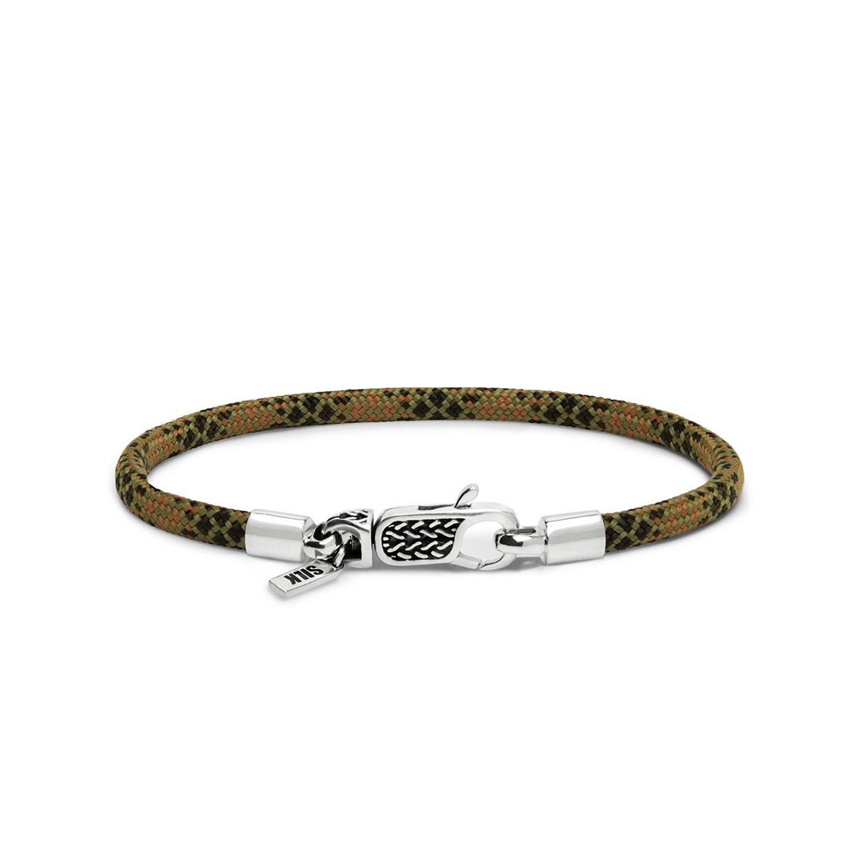 De nieuwste toevoeging aan de SILK collectie zijn de Azure, Emerald en Terra paracord armbanden, ontworpen met een luxe zilveren karabijnsluiting. Deze diepgekleurde armbandjes voegen stijl en kleur toe aan je arm en zijn verkrijgbaar in twee varianten: een met charm en een zonder charm.

De sterke, duurzame paracord armbanden zijn in verschillende lengte maten verkrijgbaar. Deze collectie is ontworpen om kleur toe te voegen aan je zilverstack. Door de paracord armbanden te combineren met andere sieraden creëer je een kleurrijk en speels geheel.