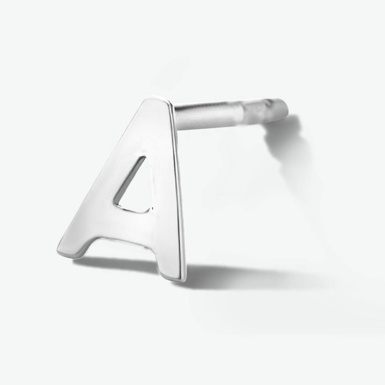 zilveren oorsteker letter D (per stuk geleverd)