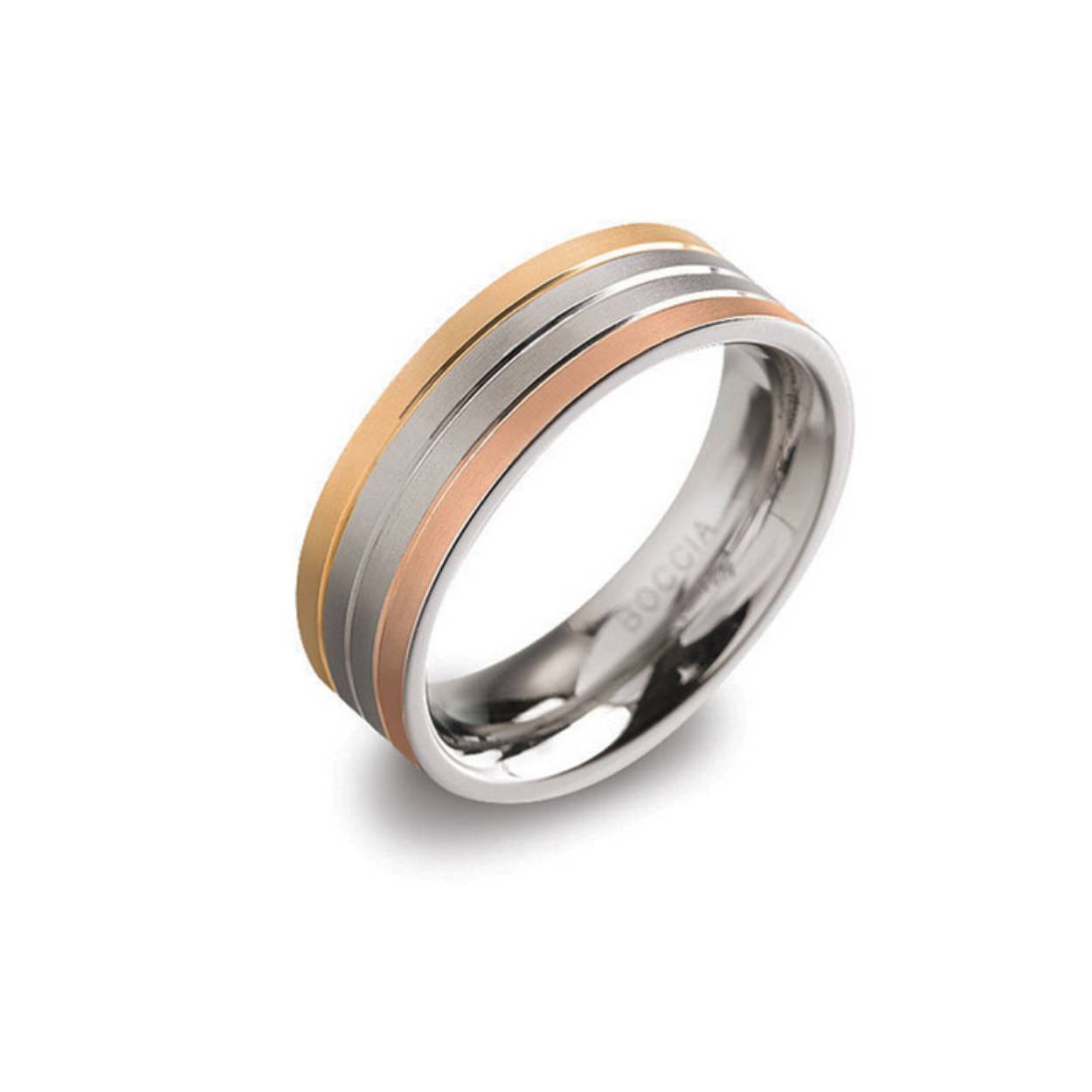 Deze prachtige Boccia ring Tricolor is volledig vervaardigd uit titanium. De ring is 6 mm breed en heeft een prachtige gematteerde afwerking. 
De buitenste banden zijn geelgoud en roségoud verguld.
