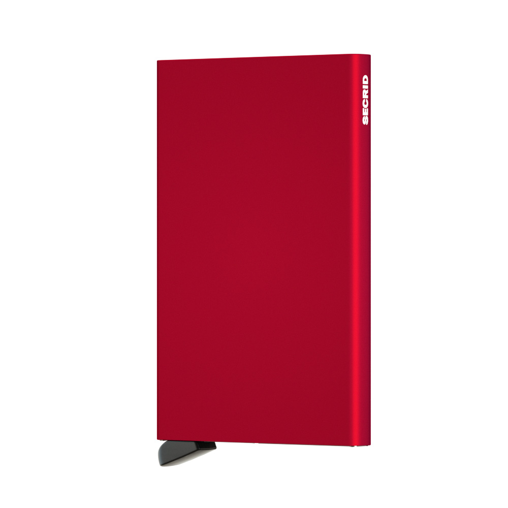 De Cardprotector is het hart van de collectie en onze meest minimalistische wallet. Het gepatenteerde mechanisme geeft met één simpele beweging toegang tot je kaarten: klaar voor gebruik. De aluminium behuizing beschermt de kaarten tegen buigen, breken en ongewenste draadloze communicatie.
Draagt
4 verdikte of 6 platte kaarten
Afmetingen en gewicht
63 x 102 x 8 mm
48 g
