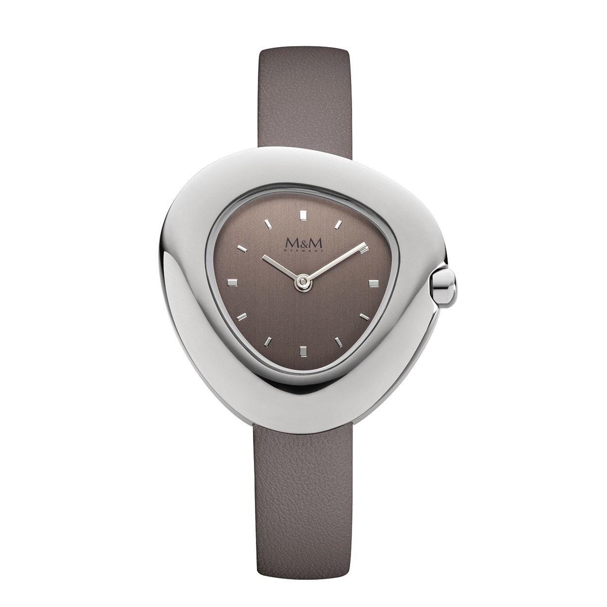Sinds 1974, ontwikkelt het Duitse bedrijf M&M Germany, horloges met een hoog design en fashion gehalte in een uitstekende prijs-kwaliteit verhouding. De modellen zijn vervaardigd van roestvrij edelstaal, uitgerust met een quartz-uurwerk en zijn anti-allergisch voor de huid. Daarnaast zijn de horloges voorzien van een kwalitatief hoogwaardige horlogeband van leder of edelstaal.