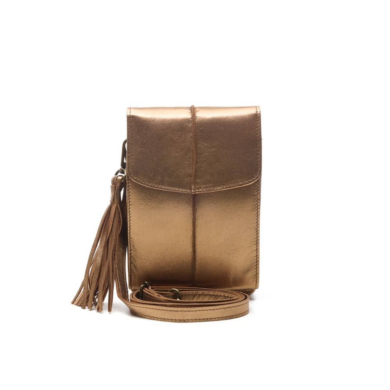 Op zoek naar een handige crossbody tas, met veel opbergmogelijkheden? Dan is dit kleine, leren tasje een echte match! De Mover heeft een flap met magneetsluiting en een opvallende streep over de tas. De vele handige opbergvlakken binnenin bieden veel ruimte voor al je pasjes en je telefoon. Met de verstelbare, afneembare schouderband en afneembare kwast aan de zijkant stijl je de tas naar wens. Via de lus aan de achterzijde kun je dit kleine, leren tasje aan je riem dragen. Multifunctioneel dus! 