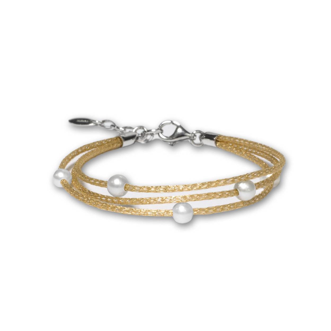 De “Perla”-collectie is een betoverende serie sieraden ontworpen om de etherische elegantie en verfijnde schoonheid van parels vast te leggen. Elk stuk is een meesterlijk gebeeldhouwd kunstwerk, waarbij de glans van parels wordt gecombineerd met exclusieve details om juwelen te creëren die schitteren in hun eigen licht. Deze parels creëren een buitengewoon contrast en een diep gevoel van luxe en belichamen een aura van tijdloze elegantie.