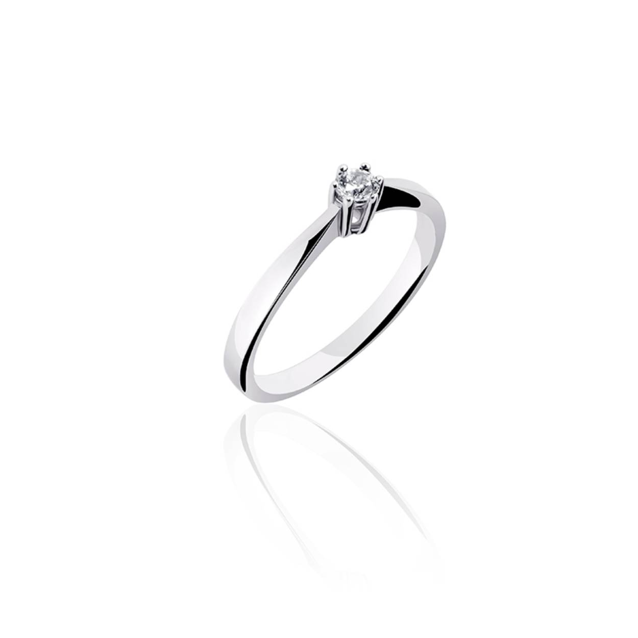 Zilver gerhodineerde ring met zirkonia, deze is gezet in een chaton met zes zetpoten.