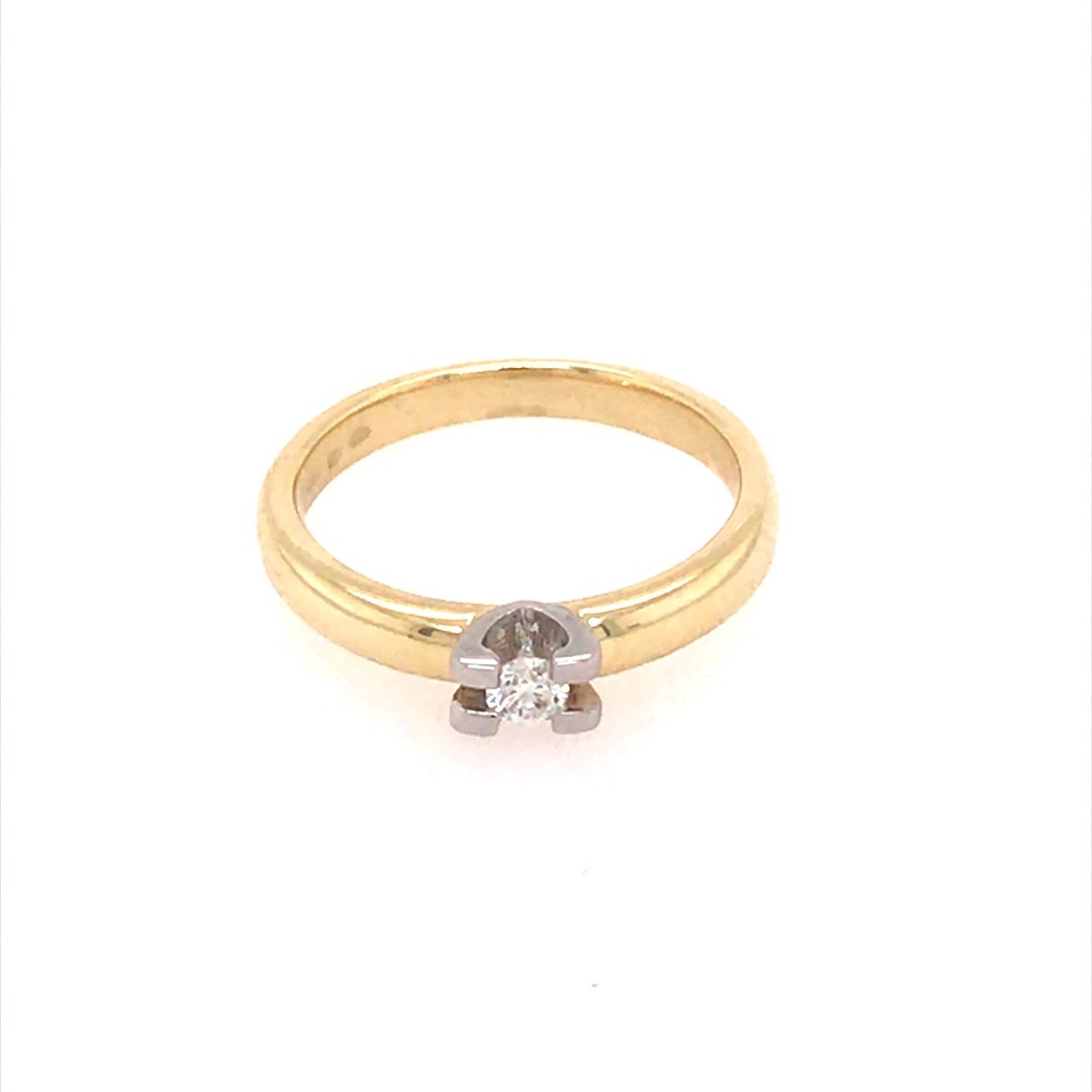 Eclat 14krt. solitair ring met diamant in witgouden zetting