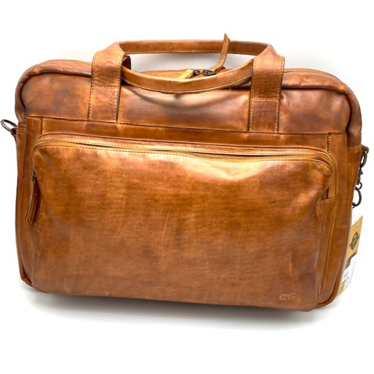 Mooie werktas in soepel stoer cognac leder. De tas is te dragen met twee handgrepen of een lange verstelbare schouderriem. Aan de voorzijde een extra vak voor pasjes, pennen, mobiel op te bergen.
Het hoofdvak is voorzien met een beschermd vak om uw laptop van max 15.6 inch op te bergen.

Afmeting:
Hoog30cm x breed 44cm x diep 13cm