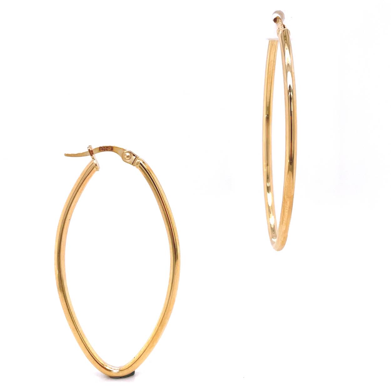 14 karaat geelgouden oorhangers.
44x23mm. Dikte 2mm.