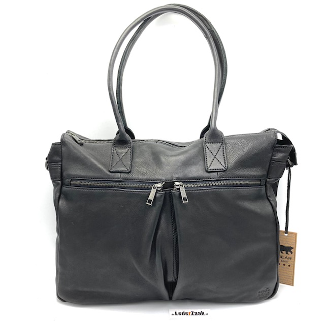 Shopper of werktas? U mag het zeggen een ding is zeker u mag gezien worden met deze tas. Tas is voorzien van afneembare lange draagriem, achterrits, toprits en twee 									
voorvakken met rits. Binnenkant is voorzien van laptopvak en een rits vak.						Laptop max 15 inch. 

Afmeting: 30 x 40 x 11 cm