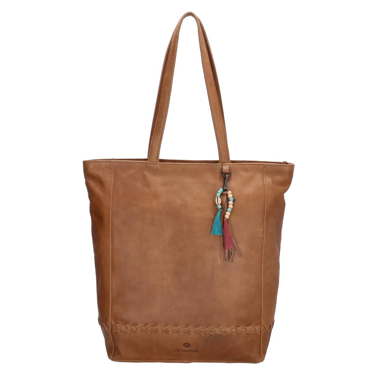 Deze leren shopper uit de Micmacbags Friendship collectie is perfect voor elke dag. De damestas is ruim van formaat en ideaal om al jouw essentials gemakkelijk kwijt te kunnen. De tas is gemaakt van stevig leer van hoge kwaliteit. Hierdoor zul je lang plezier hebben van deze stijlvolle tas! Leuk detail: de tas heeft een vrolijke tashanger, die je ook los kunt maken en als sleutelhanger kunt gebruiken. De Micmacbags tas is praktisch ingedeeld. Het hoofdvak sluit veilig met een rits en in het hoofdvak bevindt zich een ritsvak, steekvak voor je telefoon en een sleutelhaakje. De tas heeft ook een pouch waarin je al je kleine spulletjes opbergt. Draag de tas aan de twee ruime handvatten in de hand of over je schouder.

De eigenschappen van deze shopper zijn:

Hoofdvak met ritssluiting
Ritsvak
Insteekvak
Sleutelhaakje
Pouch met ritssluiting
Tashanger
Twee handvatten