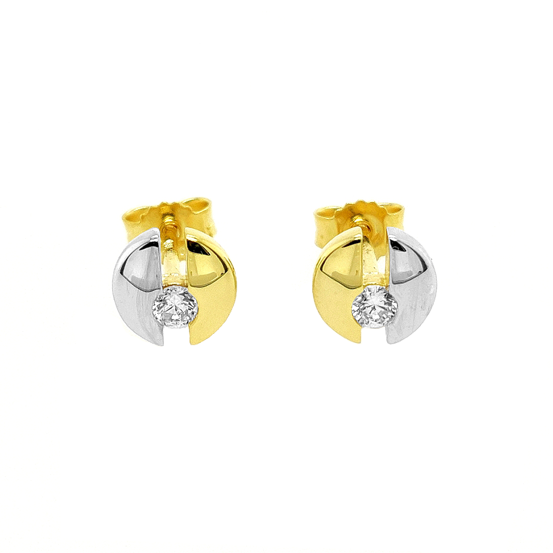 Deze bicolor gouden oorstekers zijn erg mooi afgewerkt. De zirkonia stenen zijn briljant geslepen en de oorstekers zijn volledig gepolijst.