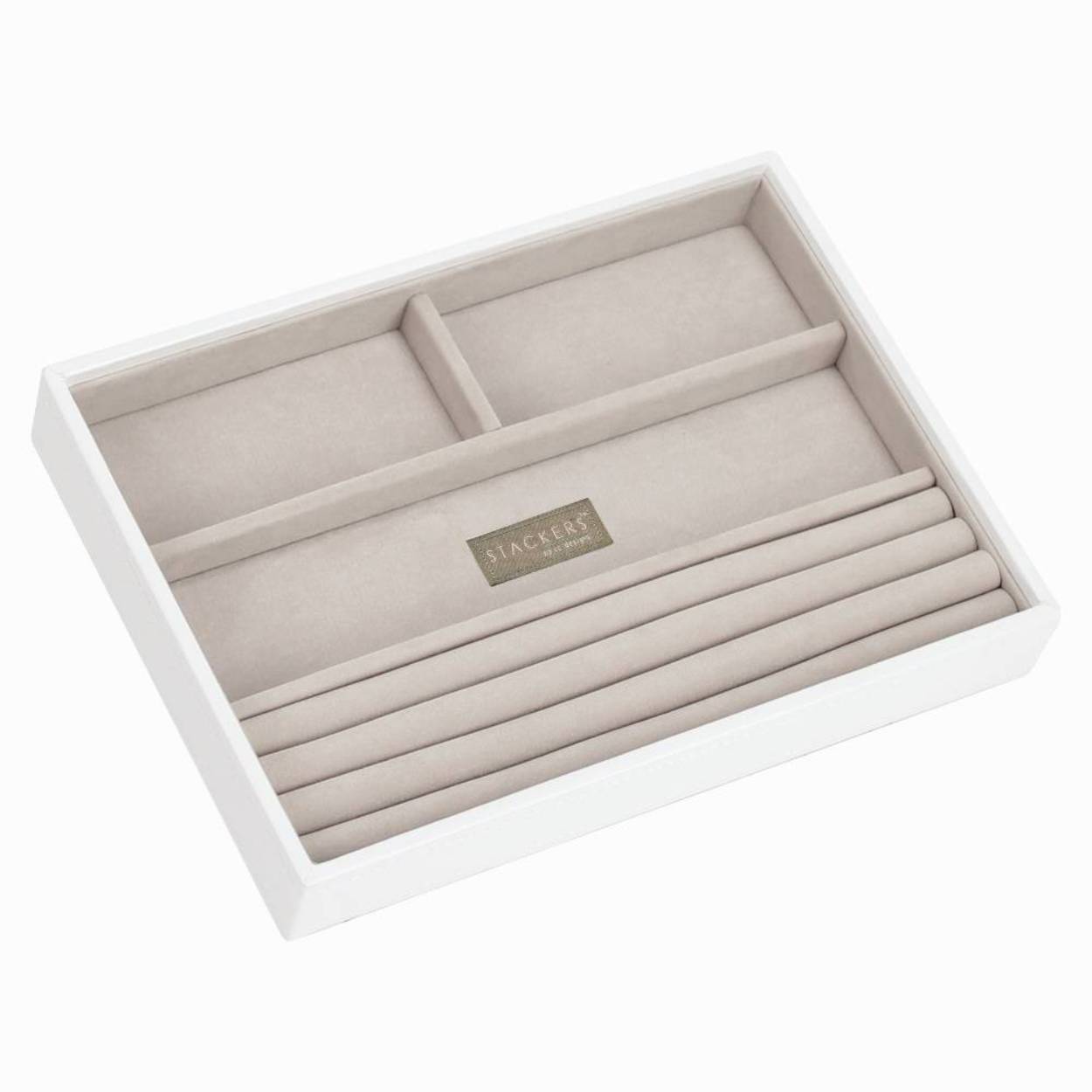 Met deze stapelbare boxen bergt u uw sieraden gemakkelijk op en ziet u in een oogopslag wat u zoekt. TIP: gebruik een TOP box hier bovenop om alles netjes stofvrij te houden